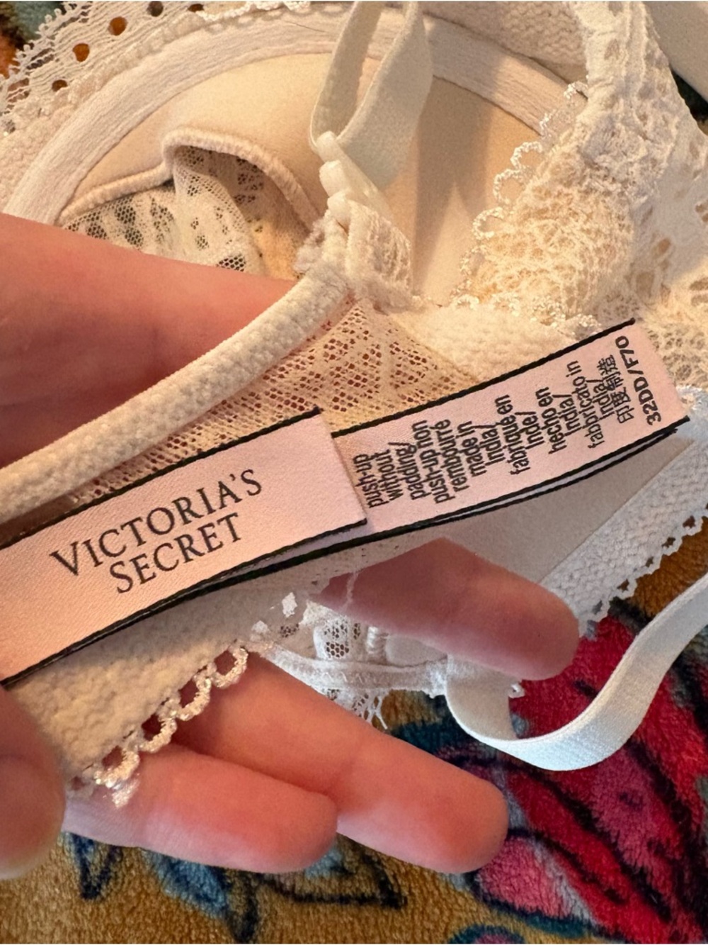 Victoria's Secret White Lace Bra - Picture 4 of 9